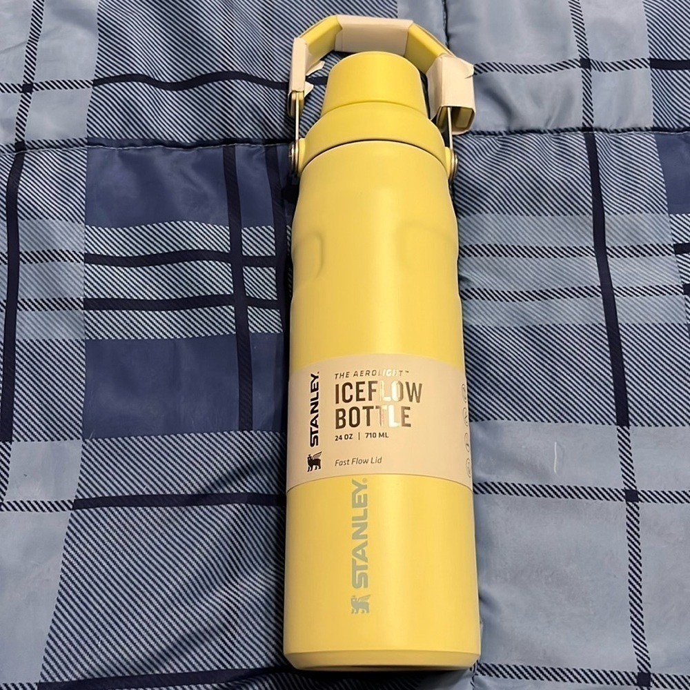 NWT Stanley 24oz Aerolight ICEFLOW BOTTLE  w/fast flow lid